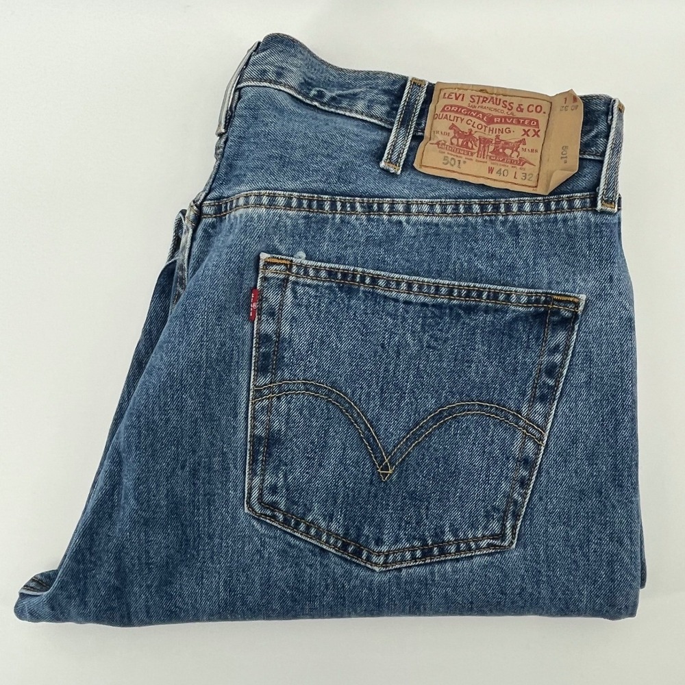 Levis 501 Original Fit Mens Blue Denim Straight Leg Button Fly Jeans 40x32 Y2K